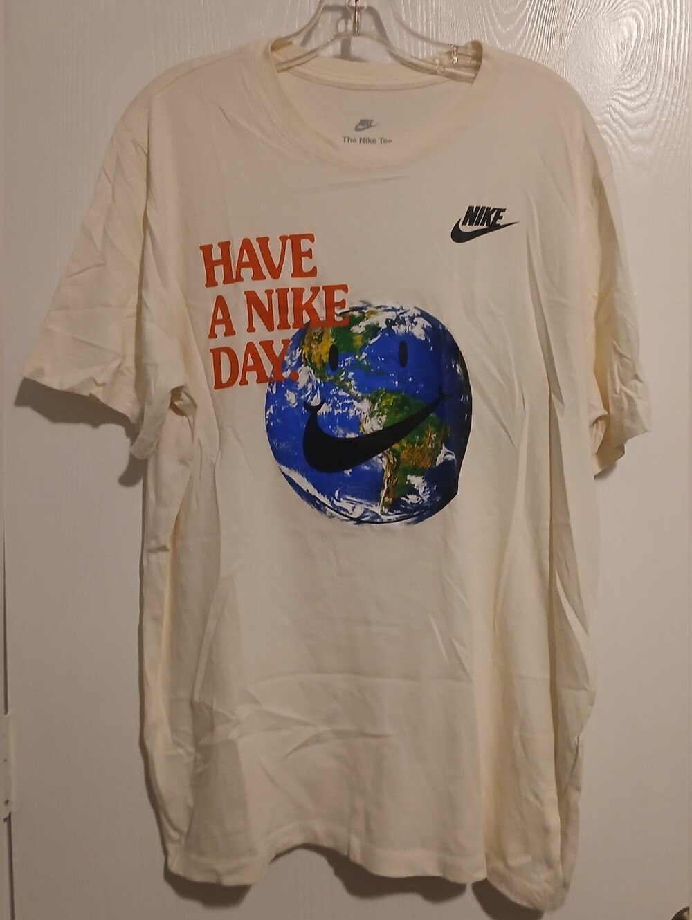 Nike "Have A Nike Day" World Globe T-Shirt Mens Size Large